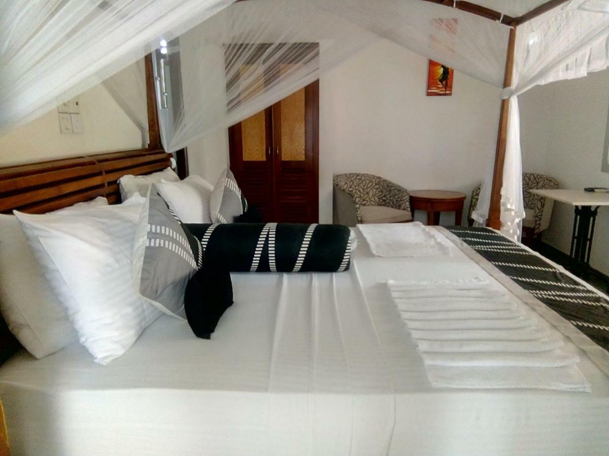 Suriya Arana 2* Negombo