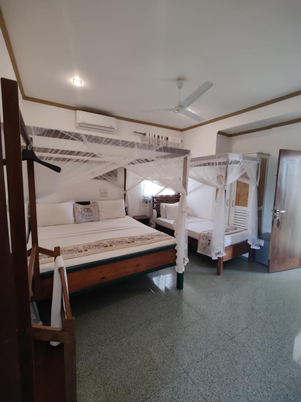 Bed & Breakfast Suriya Arana 2*